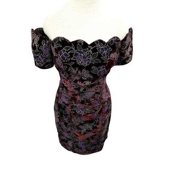 Vintage Tamara’s Off-Shoulder Cocktail – Size 7 Embroidered Velvet – Scalloped - Picture 1 of 11